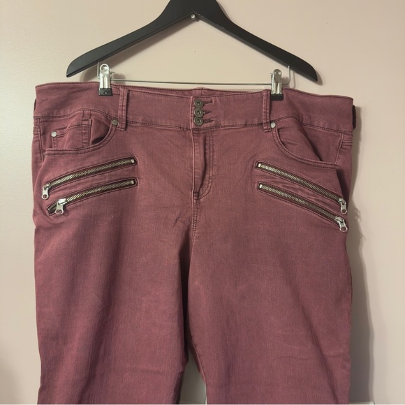 Torrid Super Stretch Jeggings Burgundy Women Size 26S - Picture 4 of 12